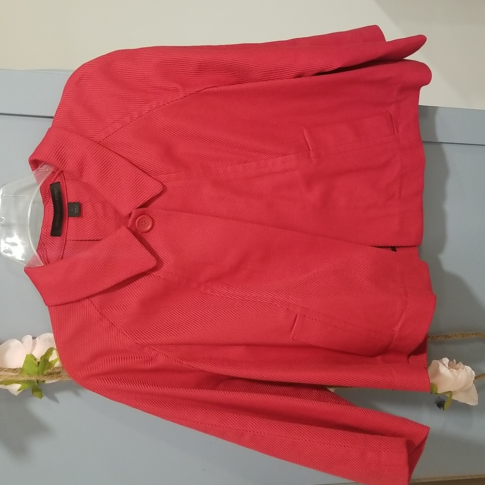 EUC Red Express Jacket, 3/4 length sleeves. Size Large